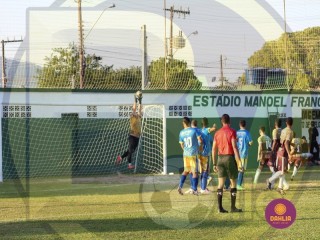 
<a style='margin-left: 5px;' class='btn btn-xs btn-social btn-facebook' href='https://www.facebook.com/sharer/sharer.php?u=https://boladovale.com.br/imgs/800-800-90/conteudo/fotos/1633/img4370.jpg' rel='popup' data-width='500' data-height='400'><i class='fa fa-facebook'></i>Compartilhar <span class='hidden-xs'>no Facebook</span>
</a> 
<a class='btn btn-default btn-xs' target='_blank' href='imgs/800-800-90/conteudo/fotos/1633/img4370.jpg'>
<span class='glyphicon glyphicon-cloud-download'></span> Salvar
</a> 
<span></span>