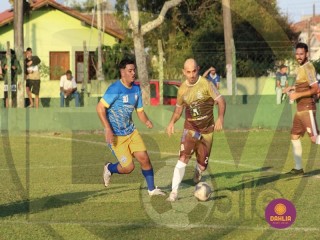 
<a style='margin-left: 5px;' class='btn btn-xs btn-social btn-facebook' href='https://www.facebook.com/sharer/sharer.php?u=https://boladovale.com.br/imgs/800-800-90/conteudo/fotos/1633/img4372.jpg' rel='popup' data-width='500' data-height='400'><i class='fa fa-facebook'></i>Compartilhar <span class='hidden-xs'>no Facebook</span>
</a> 
<a class='btn btn-default btn-xs' target='_blank' href='imgs/800-800-90/conteudo/fotos/1633/img4372.jpg'>
<span class='glyphicon glyphicon-cloud-download'></span> Salvar
</a> 
<span></span>
