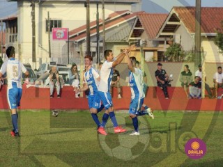 
<a style='margin-left: 5px;' class='btn btn-xs btn-social btn-facebook' href='https://www.facebook.com/sharer/sharer.php?u=https://boladovale.com.br/imgs/800-800-90/conteudo/fotos/1634/img4568.jpg' rel='popup' data-width='500' data-height='400'><i class='fa fa-facebook'></i>Compartilhar <span class='hidden-xs'>no Facebook</span>
</a> 
<a class='btn btn-default btn-xs' target='_blank' href='imgs/800-800-90/conteudo/fotos/1634/img4568.jpg'>
<span class='glyphicon glyphicon-cloud-download'></span> Salvar
</a> 
<span></span>