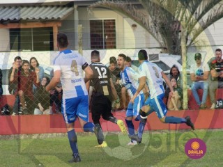 
<a style='margin-left: 5px;' class='btn btn-xs btn-social btn-facebook' href='https://www.facebook.com/sharer/sharer.php?u=https://boladovale.com.br/imgs/800-800-90/conteudo/fotos/1634/img4676.jpg' rel='popup' data-width='500' data-height='400'><i class='fa fa-facebook'></i>Compartilhar <span class='hidden-xs'>no Facebook</span>
</a> 
<a class='btn btn-default btn-xs' target='_blank' href='imgs/800-800-90/conteudo/fotos/1634/img4676.jpg'>
<span class='glyphicon glyphicon-cloud-download'></span> Salvar
</a> 
<span></span>