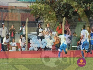 
<a style='margin-left: 5px;' class='btn btn-xs btn-social btn-facebook' href='https://www.facebook.com/sharer/sharer.php?u=https://boladovale.com.br/imgs/800-800-90/conteudo/fotos/1634/img4679.jpg' rel='popup' data-width='500' data-height='400'><i class='fa fa-facebook'></i>Compartilhar <span class='hidden-xs'>no Facebook</span>
</a> 
<a class='btn btn-default btn-xs' target='_blank' href='imgs/800-800-90/conteudo/fotos/1634/img4679.jpg'>
<span class='glyphicon glyphicon-cloud-download'></span> Salvar
</a> 
<span></span>
