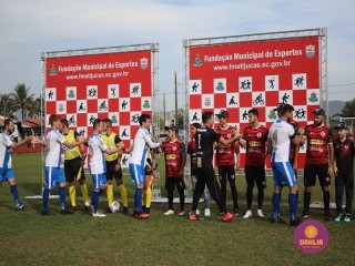 
<a style='margin-left: 5px;' class='btn btn-xs btn-social btn-facebook' href='https://www.facebook.com/sharer/sharer.php?u=https://boladovale.com.br/imgs/800-800-90/conteudo/fotos/1635/img5455.jpg' rel='popup' data-width='500' data-height='400'><i class='fa fa-facebook'></i>Compartilhar <span class='hidden-xs'>no Facebook</span>
</a> 
<a class='btn btn-default btn-xs' target='_blank' href='imgs/800-800-90/conteudo/fotos/1635/img5455.jpg'>
<span class='glyphicon glyphicon-cloud-download'></span> Salvar
</a> 
<span></span>