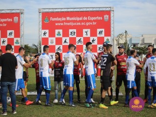 
<a style='margin-left: 5px;' class='btn btn-xs btn-social btn-facebook' href='https://www.facebook.com/sharer/sharer.php?u=https://boladovale.com.br/imgs/800-800-90/conteudo/fotos/1635/img5465.jpg' rel='popup' data-width='500' data-height='400'><i class='fa fa-facebook'></i>Compartilhar <span class='hidden-xs'>no Facebook</span>
</a> 
<a class='btn btn-default btn-xs' target='_blank' href='imgs/800-800-90/conteudo/fotos/1635/img5465.jpg'>
<span class='glyphicon glyphicon-cloud-download'></span> Salvar
</a> 
<span></span>