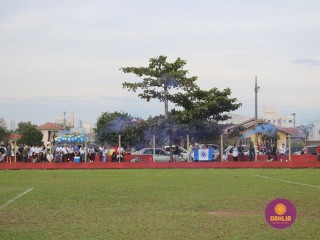
<a style='margin-left: 5px;' class='btn btn-xs btn-social btn-facebook' href='https://www.facebook.com/sharer/sharer.php?u=https://boladovale.com.br/imgs/800-800-90/conteudo/fotos/1635/img5474.jpg' rel='popup' data-width='500' data-height='400'><i class='fa fa-facebook'></i>Compartilhar <span class='hidden-xs'>no Facebook</span>
</a> 
<a class='btn btn-default btn-xs' target='_blank' href='imgs/800-800-90/conteudo/fotos/1635/img5474.jpg'>
<span class='glyphicon glyphicon-cloud-download'></span> Salvar
</a> 
<span></span>