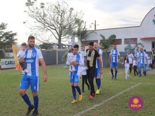 
<a style='margin-left: 5px;' class='btn btn-xs btn-social btn-facebook' href='https://www.facebook.com/sharer/sharer.php?u=https://boladovale.com.br/imgs/800-800-90/conteudo/fotos/1635/img5479.jpg' rel='popup' data-width='500' data-height='400'><i class='fa fa-facebook'></i>Compartilhar <span class='hidden-xs'>no Facebook</span>
</a> 
<a class='btn btn-default btn-xs' target='_blank' href='imgs/800-800-90/conteudo/fotos/1635/img5479.jpg'>
<span class='glyphicon glyphicon-cloud-download'></span> Salvar
</a> 
<span></span>