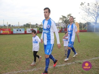
<a style='margin-left: 5px;' class='btn btn-xs btn-social btn-facebook' href='https://www.facebook.com/sharer/sharer.php?u=https://boladovale.com.br/imgs/800-800-90/conteudo/fotos/1635/img5484.jpg' rel='popup' data-width='500' data-height='400'><i class='fa fa-facebook'></i>Compartilhar <span class='hidden-xs'>no Facebook</span>
</a> 
<a class='btn btn-default btn-xs' target='_blank' href='imgs/800-800-90/conteudo/fotos/1635/img5484.jpg'>
<span class='glyphicon glyphicon-cloud-download'></span> Salvar
</a> 
<span></span>