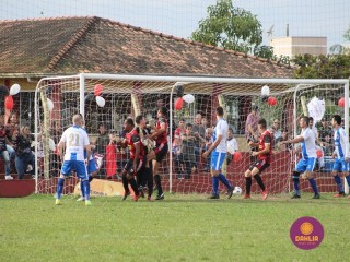 
<a style='margin-left: 5px;' class='btn btn-xs btn-social btn-facebook' href='https://www.facebook.com/sharer/sharer.php?u=https://boladovale.com.br/imgs/800-800-90/conteudo/fotos/1635/img5546.jpg' rel='popup' data-width='500' data-height='400'><i class='fa fa-facebook'></i>Compartilhar <span class='hidden-xs'>no Facebook</span>
</a> 
<a class='btn btn-default btn-xs' target='_blank' href='imgs/800-800-90/conteudo/fotos/1635/img5546.jpg'>
<span class='glyphicon glyphicon-cloud-download'></span> Salvar
</a> 
<span></span>