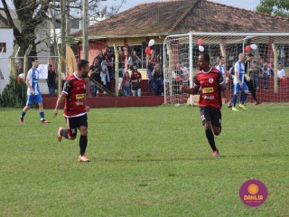 
<a style='margin-left: 5px;' class='btn btn-xs btn-social btn-facebook' href='https://www.facebook.com/sharer/sharer.php?u=https://boladovale.com.br/imgs/800-800-90/conteudo/fotos/1635/img5550.jpg' rel='popup' data-width='500' data-height='400'><i class='fa fa-facebook'></i>Compartilhar <span class='hidden-xs'>no Facebook</span>
</a> 
<a class='btn btn-default btn-xs' target='_blank' href='imgs/800-800-90/conteudo/fotos/1635/img5550.jpg'>
<span class='glyphicon glyphicon-cloud-download'></span> Salvar
</a> 
<span></span>
