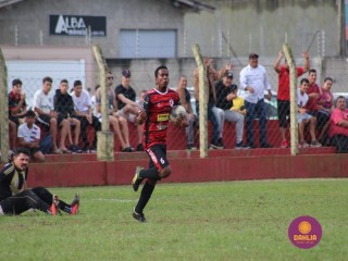 
<a style='margin-left: 5px;' class='btn btn-xs btn-social btn-facebook' href='https://www.facebook.com/sharer/sharer.php?u=https://boladovale.com.br/imgs/800-800-90/conteudo/fotos/1635/img5603.jpg' rel='popup' data-width='500' data-height='400'><i class='fa fa-facebook'></i>Compartilhar <span class='hidden-xs'>no Facebook</span>
</a> 
<a class='btn btn-default btn-xs' target='_blank' href='imgs/800-800-90/conteudo/fotos/1635/img5603.jpg'>
<span class='glyphicon glyphicon-cloud-download'></span> Salvar
</a> 
<span></span>