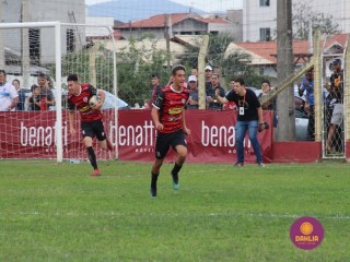 
<a style='margin-left: 5px;' class='btn btn-xs btn-social btn-facebook' href='https://www.facebook.com/sharer/sharer.php?u=https://boladovale.com.br/imgs/800-800-90/conteudo/fotos/1635/img5719.jpg' rel='popup' data-width='500' data-height='400'><i class='fa fa-facebook'></i>Compartilhar <span class='hidden-xs'>no Facebook</span>
</a> 
<a class='btn btn-default btn-xs' target='_blank' href='imgs/800-800-90/conteudo/fotos/1635/img5719.jpg'>
<span class='glyphicon glyphicon-cloud-download'></span> Salvar
</a> 
<span></span>