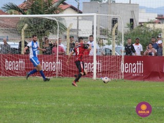 
<a style='margin-left: 5px;' class='btn btn-xs btn-social btn-facebook' href='https://www.facebook.com/sharer/sharer.php?u=https://boladovale.com.br/imgs/800-800-90/conteudo/fotos/1635/img5743.jpg' rel='popup' data-width='500' data-height='400'><i class='fa fa-facebook'></i>Compartilhar <span class='hidden-xs'>no Facebook</span>
</a> 
<a class='btn btn-default btn-xs' target='_blank' href='imgs/800-800-90/conteudo/fotos/1635/img5743.jpg'>
<span class='glyphicon glyphicon-cloud-download'></span> Salvar
</a> 
<span></span>