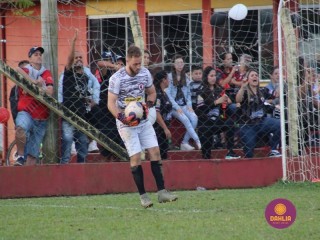 
<a style='margin-left: 5px;' class='btn btn-xs btn-social btn-facebook' href='https://www.facebook.com/sharer/sharer.php?u=https://boladovale.com.br/imgs/800-800-90/conteudo/fotos/1635/img5764.jpg' rel='popup' data-width='500' data-height='400'><i class='fa fa-facebook'></i>Compartilhar <span class='hidden-xs'>no Facebook</span>
</a> 
<a class='btn btn-default btn-xs' target='_blank' href='imgs/800-800-90/conteudo/fotos/1635/img5764.jpg'>
<span class='glyphicon glyphicon-cloud-download'></span> Salvar
</a> 
<span></span>