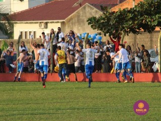 
<a style='margin-left: 5px;' class='btn btn-xs btn-social btn-facebook' href='https://www.facebook.com/sharer/sharer.php?u=https://boladovale.com.br/imgs/800-800-90/conteudo/fotos/1635/img5781.jpg' rel='popup' data-width='500' data-height='400'><i class='fa fa-facebook'></i>Compartilhar <span class='hidden-xs'>no Facebook</span>
</a> 
<a class='btn btn-default btn-xs' target='_blank' href='imgs/800-800-90/conteudo/fotos/1635/img5781.jpg'>
<span class='glyphicon glyphicon-cloud-download'></span> Salvar
</a> 
<span></span>