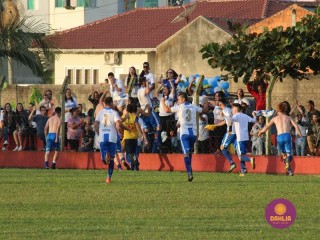 
<a style='margin-left: 5px;' class='btn btn-xs btn-social btn-facebook' href='https://www.facebook.com/sharer/sharer.php?u=https://boladovale.com.br/imgs/800-800-90/conteudo/fotos/1635/img5782.jpg' rel='popup' data-width='500' data-height='400'><i class='fa fa-facebook'></i>Compartilhar <span class='hidden-xs'>no Facebook</span>
</a> 
<a class='btn btn-default btn-xs' target='_blank' href='imgs/800-800-90/conteudo/fotos/1635/img5782.jpg'>
<span class='glyphicon glyphicon-cloud-download'></span> Salvar
</a> 
<span></span>