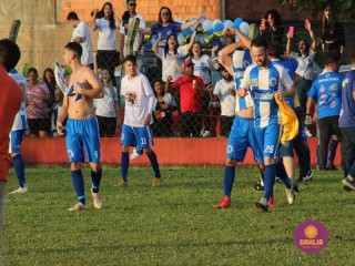 
<a style='margin-left: 5px;' class='btn btn-xs btn-social btn-facebook' href='https://www.facebook.com/sharer/sharer.php?u=https://boladovale.com.br/imgs/800-800-90/conteudo/fotos/1635/img5795.jpg' rel='popup' data-width='500' data-height='400'><i class='fa fa-facebook'></i>Compartilhar <span class='hidden-xs'>no Facebook</span>
</a> 
<a class='btn btn-default btn-xs' target='_blank' href='imgs/800-800-90/conteudo/fotos/1635/img5795.jpg'>
<span class='glyphicon glyphicon-cloud-download'></span> Salvar
</a> 
<span></span>