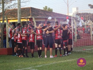 
<a style='margin-left: 5px;' class='btn btn-xs btn-social btn-facebook' href='https://www.facebook.com/sharer/sharer.php?u=https://boladovale.com.br/imgs/800-800-90/conteudo/fotos/1635/img5826.jpg' rel='popup' data-width='500' data-height='400'><i class='fa fa-facebook'></i>Compartilhar <span class='hidden-xs'>no Facebook</span>
</a> 
<a class='btn btn-default btn-xs' target='_blank' href='imgs/800-800-90/conteudo/fotos/1635/img5826.jpg'>
<span class='glyphicon glyphicon-cloud-download'></span> Salvar
</a> 
<span></span>