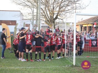 
<a style='margin-left: 5px;' class='btn btn-xs btn-social btn-facebook' href='https://www.facebook.com/sharer/sharer.php?u=https://boladovale.com.br/imgs/800-800-90/conteudo/fotos/1635/img5831.jpg' rel='popup' data-width='500' data-height='400'><i class='fa fa-facebook'></i>Compartilhar <span class='hidden-xs'>no Facebook</span>
</a> 
<a class='btn btn-default btn-xs' target='_blank' href='imgs/800-800-90/conteudo/fotos/1635/img5831.jpg'>
<span class='glyphicon glyphicon-cloud-download'></span> Salvar
</a> 
<span></span>