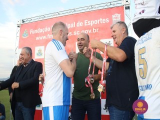 
<a style='margin-left: 5px;' class='btn btn-xs btn-social btn-facebook' href='https://www.facebook.com/sharer/sharer.php?u=https://boladovale.com.br/imgs/800-800-90/conteudo/fotos/1636/img5914.jpg' rel='popup' data-width='500' data-height='400'><i class='fa fa-facebook'></i>Compartilhar <span class='hidden-xs'>no Facebook</span>
</a> 
<a class='btn btn-default btn-xs' target='_blank' href='imgs/800-800-90/conteudo/fotos/1636/img5914.jpg'>
<span class='glyphicon glyphicon-cloud-download'></span> Salvar
</a> 
<span></span>