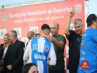 
<a style='margin-left: 5px;' class='btn btn-xs btn-social btn-facebook' href='https://www.facebook.com/sharer/sharer.php?u=https://boladovale.com.br/imgs/800-800-90/conteudo/fotos/1636/img5921.jpg' rel='popup' data-width='500' data-height='400'><i class='fa fa-facebook'></i>Compartilhar <span class='hidden-xs'>no Facebook</span>
</a> 
<a class='btn btn-default btn-xs' target='_blank' href='imgs/800-800-90/conteudo/fotos/1636/img5921.jpg'>
<span class='glyphicon glyphicon-cloud-download'></span> Salvar
</a> 
<span></span>
