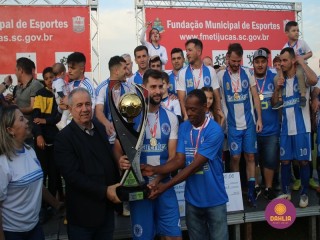 
<a style='margin-left: 5px;' class='btn btn-xs btn-social btn-facebook' href='https://www.facebook.com/sharer/sharer.php?u=https://boladovale.com.br/imgs/800-800-90/conteudo/fotos/1636/img5925.jpg' rel='popup' data-width='500' data-height='400'><i class='fa fa-facebook'></i>Compartilhar <span class='hidden-xs'>no Facebook</span>
</a> 
<a class='btn btn-default btn-xs' target='_blank' href='imgs/800-800-90/conteudo/fotos/1636/img5925.jpg'>
<span class='glyphicon glyphicon-cloud-download'></span> Salvar
</a> 
<span></span>