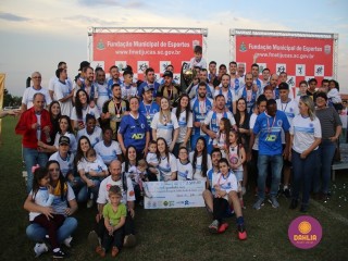 
<a style='margin-left: 5px;' class='btn btn-xs btn-social btn-facebook' href='https://www.facebook.com/sharer/sharer.php?u=https://boladovale.com.br/imgs/800-800-90/conteudo/fotos/1636/img5955.jpg' rel='popup' data-width='500' data-height='400'><i class='fa fa-facebook'></i>Compartilhar <span class='hidden-xs'>no Facebook</span>
</a> 
<a class='btn btn-default btn-xs' target='_blank' href='imgs/800-800-90/conteudo/fotos/1636/img5955.jpg'>
<span class='glyphicon glyphicon-cloud-download'></span> Salvar
</a> 
<span></span>