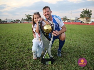 
<a style='margin-left: 5px;' class='btn btn-xs btn-social btn-facebook' href='https://www.facebook.com/sharer/sharer.php?u=https://boladovale.com.br/imgs/800-800-90/conteudo/fotos/1636/img6019.jpg' rel='popup' data-width='500' data-height='400'><i class='fa fa-facebook'></i>Compartilhar <span class='hidden-xs'>no Facebook</span>
</a> 
<a class='btn btn-default btn-xs' target='_blank' href='imgs/800-800-90/conteudo/fotos/1636/img6019.jpg'>
<span class='glyphicon glyphicon-cloud-download'></span> Salvar
</a> 
<span></span>