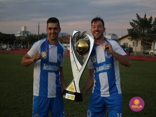 
<a style='margin-left: 5px;' class='btn btn-xs btn-social btn-facebook' href='https://www.facebook.com/sharer/sharer.php?u=https://boladovale.com.br/imgs/800-800-90/conteudo/fotos/1636/img6043.jpg' rel='popup' data-width='500' data-height='400'><i class='fa fa-facebook'></i>Compartilhar <span class='hidden-xs'>no Facebook</span>
</a> 
<a class='btn btn-default btn-xs' target='_blank' href='imgs/800-800-90/conteudo/fotos/1636/img6043.jpg'>
<span class='glyphicon glyphicon-cloud-download'></span> Salvar
</a> 
<span></span>
