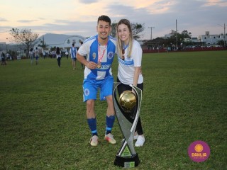 
<a style='margin-left: 5px;' class='btn btn-xs btn-social btn-facebook' href='https://www.facebook.com/sharer/sharer.php?u=https://boladovale.com.br/imgs/800-800-90/conteudo/fotos/1636/img6051.jpg' rel='popup' data-width='500' data-height='400'><i class='fa fa-facebook'></i>Compartilhar <span class='hidden-xs'>no Facebook</span>
</a> 
<a class='btn btn-default btn-xs' target='_blank' href='imgs/800-800-90/conteudo/fotos/1636/img6051.jpg'>
<span class='glyphicon glyphicon-cloud-download'></span> Salvar
</a> 
<span></span>