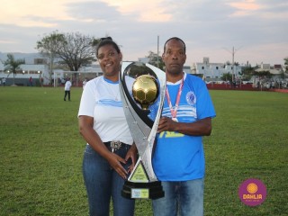 
<a style='margin-left: 5px;' class='btn btn-xs btn-social btn-facebook' href='https://www.facebook.com/sharer/sharer.php?u=https://boladovale.com.br/imgs/800-800-90/conteudo/fotos/1636/img6055.jpg' rel='popup' data-width='500' data-height='400'><i class='fa fa-facebook'></i>Compartilhar <span class='hidden-xs'>no Facebook</span>
</a> 
<a class='btn btn-default btn-xs' target='_blank' href='imgs/800-800-90/conteudo/fotos/1636/img6055.jpg'>
<span class='glyphicon glyphicon-cloud-download'></span> Salvar
</a> 
<span></span>