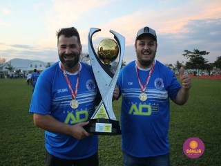 
<a style='margin-left: 5px;' class='btn btn-xs btn-social btn-facebook' href='https://www.facebook.com/sharer/sharer.php?u=https://boladovale.com.br/imgs/800-800-90/conteudo/fotos/1636/img6062.jpg' rel='popup' data-width='500' data-height='400'><i class='fa fa-facebook'></i>Compartilhar <span class='hidden-xs'>no Facebook</span>
</a> 
<a class='btn btn-default btn-xs' target='_blank' href='imgs/800-800-90/conteudo/fotos/1636/img6062.jpg'>
<span class='glyphicon glyphicon-cloud-download'></span> Salvar
</a> 
<span></span>