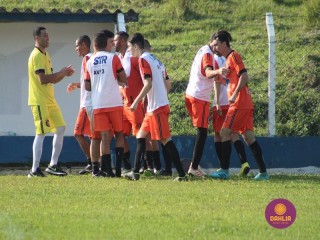 
<a style='margin-left: 5px;' class='btn btn-xs btn-social btn-facebook' href='https://www.facebook.com/sharer/sharer.php?u=https://boladovale.com.br/imgs/800-800-90/conteudo/fotos/1637/img4805.jpg' rel='popup' data-width='500' data-height='400'><i class='fa fa-facebook'></i>Compartilhar <span class='hidden-xs'>no Facebook</span>
</a> 
<a class='btn btn-default btn-xs' target='_blank' href='imgs/800-800-90/conteudo/fotos/1637/img4805.jpg'>
<span class='glyphicon glyphicon-cloud-download'></span> Salvar
</a> 
<span></span>
