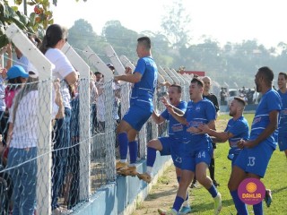 
<a style='margin-left: 5px;' class='btn btn-xs btn-social btn-facebook' href='https://www.facebook.com/sharer/sharer.php?u=https://boladovale.com.br/imgs/800-800-90/conteudo/fotos/1637/img4865.jpg' rel='popup' data-width='500' data-height='400'><i class='fa fa-facebook'></i>Compartilhar <span class='hidden-xs'>no Facebook</span>
</a> 
<a class='btn btn-default btn-xs' target='_blank' href='imgs/800-800-90/conteudo/fotos/1637/img4865.jpg'>
<span class='glyphicon glyphicon-cloud-download'></span> Salvar
</a> 
<span></span>