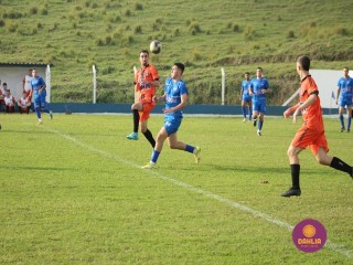 
<a style='margin-left: 5px;' class='btn btn-xs btn-social btn-facebook' href='https://www.facebook.com/sharer/sharer.php?u=https://boladovale.com.br/imgs/800-800-90/conteudo/fotos/1637/img5008.jpg' rel='popup' data-width='500' data-height='400'><i class='fa fa-facebook'></i>Compartilhar <span class='hidden-xs'>no Facebook</span>
</a> 
<a class='btn btn-default btn-xs' target='_blank' href='imgs/800-800-90/conteudo/fotos/1637/img5008.jpg'>
<span class='glyphicon glyphicon-cloud-download'></span> Salvar
</a> 
<span></span>