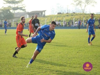 
<a style='margin-left: 5px;' class='btn btn-xs btn-social btn-facebook' href='https://www.facebook.com/sharer/sharer.php?u=https://boladovale.com.br/imgs/800-800-90/conteudo/fotos/1637/img5033.jpg' rel='popup' data-width='500' data-height='400'><i class='fa fa-facebook'></i>Compartilhar <span class='hidden-xs'>no Facebook</span>
</a> 
<a class='btn btn-default btn-xs' target='_blank' href='imgs/800-800-90/conteudo/fotos/1637/img5033.jpg'>
<span class='glyphicon glyphicon-cloud-download'></span> Salvar
</a> 
<span></span>