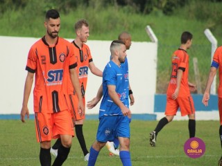 
<a style='margin-left: 5px;' class='btn btn-xs btn-social btn-facebook' href='https://www.facebook.com/sharer/sharer.php?u=https://boladovale.com.br/imgs/800-800-90/conteudo/fotos/1637/img5085.jpg' rel='popup' data-width='500' data-height='400'><i class='fa fa-facebook'></i>Compartilhar <span class='hidden-xs'>no Facebook</span>
</a> 
<a class='btn btn-default btn-xs' target='_blank' href='imgs/800-800-90/conteudo/fotos/1637/img5085.jpg'>
<span class='glyphicon glyphicon-cloud-download'></span> Salvar
</a> 
<span></span>