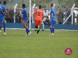 
<a style='margin-left: 5px;' class='btn btn-xs btn-social btn-facebook' href='https://www.facebook.com/sharer/sharer.php?u=https://boladovale.com.br/imgs/800-800-90/conteudo/fotos/1637/img5117.jpg' rel='popup' data-width='500' data-height='400'><i class='fa fa-facebook'></i>Compartilhar <span class='hidden-xs'>no Facebook</span>
</a> 
<a class='btn btn-default btn-xs' target='_blank' href='imgs/800-800-90/conteudo/fotos/1637/img5117.jpg'>
<span class='glyphicon glyphicon-cloud-download'></span> Salvar
</a> 
<span></span>