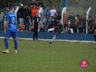 
<a style='margin-left: 5px;' class='btn btn-xs btn-social btn-facebook' href='https://www.facebook.com/sharer/sharer.php?u=https://boladovale.com.br/imgs/800-800-90/conteudo/fotos/1637/img5163.jpg' rel='popup' data-width='500' data-height='400'><i class='fa fa-facebook'></i>Compartilhar <span class='hidden-xs'>no Facebook</span>
</a> 
<a class='btn btn-default btn-xs' target='_blank' href='imgs/800-800-90/conteudo/fotos/1637/img5163.jpg'>
<span class='glyphicon glyphicon-cloud-download'></span> Salvar
</a> 
<span></span>