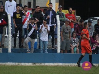 
<a style='margin-left: 5px;' class='btn btn-xs btn-social btn-facebook' href='https://www.facebook.com/sharer/sharer.php?u=https://boladovale.com.br/imgs/800-800-90/conteudo/fotos/1637/img5164.jpg' rel='popup' data-width='500' data-height='400'><i class='fa fa-facebook'></i>Compartilhar <span class='hidden-xs'>no Facebook</span>
</a> 
<a class='btn btn-default btn-xs' target='_blank' href='imgs/800-800-90/conteudo/fotos/1637/img5164.jpg'>
<span class='glyphicon glyphicon-cloud-download'></span> Salvar
</a> 
<span></span>