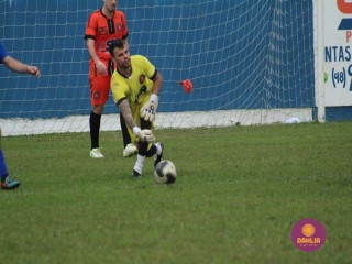 
<a style='margin-left: 5px;' class='btn btn-xs btn-social btn-facebook' href='https://www.facebook.com/sharer/sharer.php?u=https://boladovale.com.br/imgs/800-800-90/conteudo/fotos/1637/img5175.jpg' rel='popup' data-width='500' data-height='400'><i class='fa fa-facebook'></i>Compartilhar <span class='hidden-xs'>no Facebook</span>
</a> 
<a class='btn btn-default btn-xs' target='_blank' href='imgs/800-800-90/conteudo/fotos/1637/img5175.jpg'>
<span class='glyphicon glyphicon-cloud-download'></span> Salvar
</a> 
<span></span>