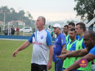 
<a style='margin-left: 5px;' class='btn btn-xs btn-social btn-facebook' href='https://www.facebook.com/sharer/sharer.php?u=https://boladovale.com.br/imgs/800-800-90/conteudo/fotos/1637/img5178.jpg' rel='popup' data-width='500' data-height='400'><i class='fa fa-facebook'></i>Compartilhar <span class='hidden-xs'>no Facebook</span>
</a> 
<a class='btn btn-default btn-xs' target='_blank' href='imgs/800-800-90/conteudo/fotos/1637/img5178.jpg'>
<span class='glyphicon glyphicon-cloud-download'></span> Salvar
</a> 
<span></span>