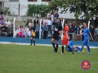 
<a style='margin-left: 5px;' class='btn btn-xs btn-social btn-facebook' href='https://www.facebook.com/sharer/sharer.php?u=https://boladovale.com.br/imgs/800-800-90/conteudo/fotos/1637/img5188.jpg' rel='popup' data-width='500' data-height='400'><i class='fa fa-facebook'></i>Compartilhar <span class='hidden-xs'>no Facebook</span>
</a> 
<a class='btn btn-default btn-xs' target='_blank' href='imgs/800-800-90/conteudo/fotos/1637/img5188.jpg'>
<span class='glyphicon glyphicon-cloud-download'></span> Salvar
</a> 
<span></span>