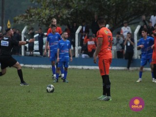 
<a style='margin-left: 5px;' class='btn btn-xs btn-social btn-facebook' href='https://www.facebook.com/sharer/sharer.php?u=https://boladovale.com.br/imgs/800-800-90/conteudo/fotos/1637/img5194.jpg' rel='popup' data-width='500' data-height='400'><i class='fa fa-facebook'></i>Compartilhar <span class='hidden-xs'>no Facebook</span>
</a> 
<a class='btn btn-default btn-xs' target='_blank' href='imgs/800-800-90/conteudo/fotos/1637/img5194.jpg'>
<span class='glyphicon glyphicon-cloud-download'></span> Salvar
</a> 
<span></span>