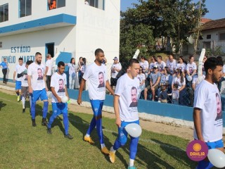 
<a style='margin-left: 5px;' class='btn btn-xs btn-social btn-facebook' href='https://www.facebook.com/sharer/sharer.php?u=https://boladovale.com.br/imgs/800-800-90/conteudo/fotos/1637/img6603.jpg' rel='popup' data-width='500' data-height='400'><i class='fa fa-facebook'></i>Compartilhar <span class='hidden-xs'>no Facebook</span>
</a> 
<a class='btn btn-default btn-xs' target='_blank' href='imgs/800-800-90/conteudo/fotos/1637/img6603.jpg'>
<span class='glyphicon glyphicon-cloud-download'></span> Salvar
</a> 
<span></span>