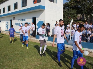 
<a style='margin-left: 5px;' class='btn btn-xs btn-social btn-facebook' href='https://www.facebook.com/sharer/sharer.php?u=https://boladovale.com.br/imgs/800-800-90/conteudo/fotos/1637/img6604.jpg' rel='popup' data-width='500' data-height='400'><i class='fa fa-facebook'></i>Compartilhar <span class='hidden-xs'>no Facebook</span>
</a> 
<a class='btn btn-default btn-xs' target='_blank' href='imgs/800-800-90/conteudo/fotos/1637/img6604.jpg'>
<span class='glyphicon glyphicon-cloud-download'></span> Salvar
</a> 
<span></span>