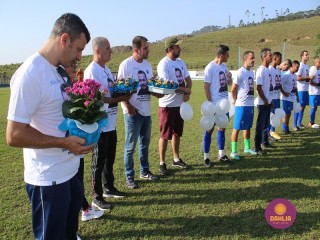 
<a style='margin-left: 5px;' class='btn btn-xs btn-social btn-facebook' href='https://www.facebook.com/sharer/sharer.php?u=https://boladovale.com.br/imgs/800-800-90/conteudo/fotos/1637/img6610.jpg' rel='popup' data-width='500' data-height='400'><i class='fa fa-facebook'></i>Compartilhar <span class='hidden-xs'>no Facebook</span>
</a> 
<a class='btn btn-default btn-xs' target='_blank' href='imgs/800-800-90/conteudo/fotos/1637/img6610.jpg'>
<span class='glyphicon glyphicon-cloud-download'></span> Salvar
</a> 
<span></span>