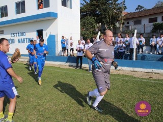 
<a style='margin-left: 5px;' class='btn btn-xs btn-social btn-facebook' href='https://www.facebook.com/sharer/sharer.php?u=https://boladovale.com.br/imgs/800-800-90/conteudo/fotos/1637/img6637.jpg' rel='popup' data-width='500' data-height='400'><i class='fa fa-facebook'></i>Compartilhar <span class='hidden-xs'>no Facebook</span>
</a> 
<a class='btn btn-default btn-xs' target='_blank' href='imgs/800-800-90/conteudo/fotos/1637/img6637.jpg'>
<span class='glyphicon glyphicon-cloud-download'></span> Salvar
</a> 
<span></span>