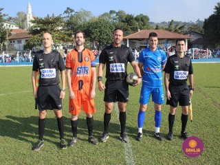 
<a style='margin-left: 5px;' class='btn btn-xs btn-social btn-facebook' href='https://www.facebook.com/sharer/sharer.php?u=https://boladovale.com.br/imgs/800-800-90/conteudo/fotos/1637/img6647.jpg' rel='popup' data-width='500' data-height='400'><i class='fa fa-facebook'></i>Compartilhar <span class='hidden-xs'>no Facebook</span>
</a> 
<a class='btn btn-default btn-xs' target='_blank' href='imgs/800-800-90/conteudo/fotos/1637/img6647.jpg'>
<span class='glyphicon glyphicon-cloud-download'></span> Salvar
</a> 
<span></span>