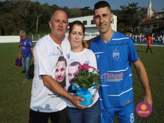 
<a style='margin-left: 5px;' class='btn btn-xs btn-social btn-facebook' href='https://www.facebook.com/sharer/sharer.php?u=https://boladovale.com.br/imgs/800-800-90/conteudo/fotos/1637/img6654.jpg' rel='popup' data-width='500' data-height='400'><i class='fa fa-facebook'></i>Compartilhar <span class='hidden-xs'>no Facebook</span>
</a> 
<a class='btn btn-default btn-xs' target='_blank' href='imgs/800-800-90/conteudo/fotos/1637/img6654.jpg'>
<span class='glyphicon glyphicon-cloud-download'></span> Salvar
</a> 
<span></span>