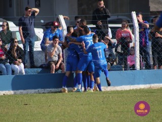 
<a style='margin-left: 5px;' class='btn btn-xs btn-social btn-facebook' href='https://www.facebook.com/sharer/sharer.php?u=https://boladovale.com.br/imgs/800-800-90/conteudo/fotos/1637/img6703.jpg' rel='popup' data-width='500' data-height='400'><i class='fa fa-facebook'></i>Compartilhar <span class='hidden-xs'>no Facebook</span>
</a> 
<a class='btn btn-default btn-xs' target='_blank' href='imgs/800-800-90/conteudo/fotos/1637/img6703.jpg'>
<span class='glyphicon glyphicon-cloud-download'></span> Salvar
</a> 
<span></span>