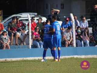 
<a style='margin-left: 5px;' class='btn btn-xs btn-social btn-facebook' href='https://www.facebook.com/sharer/sharer.php?u=https://boladovale.com.br/imgs/800-800-90/conteudo/fotos/1637/img6708.jpg' rel='popup' data-width='500' data-height='400'><i class='fa fa-facebook'></i>Compartilhar <span class='hidden-xs'>no Facebook</span>
</a> 
<a class='btn btn-default btn-xs' target='_blank' href='imgs/800-800-90/conteudo/fotos/1637/img6708.jpg'>
<span class='glyphicon glyphicon-cloud-download'></span> Salvar
</a> 
<span></span>